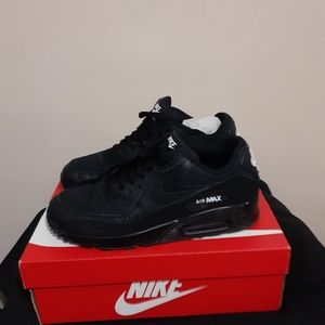 Nike Air Max 90 Essential